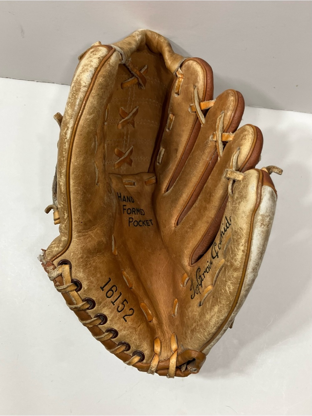 Vintage Youth Sears 10" # 16152 Baseball Glove  -  Right handed